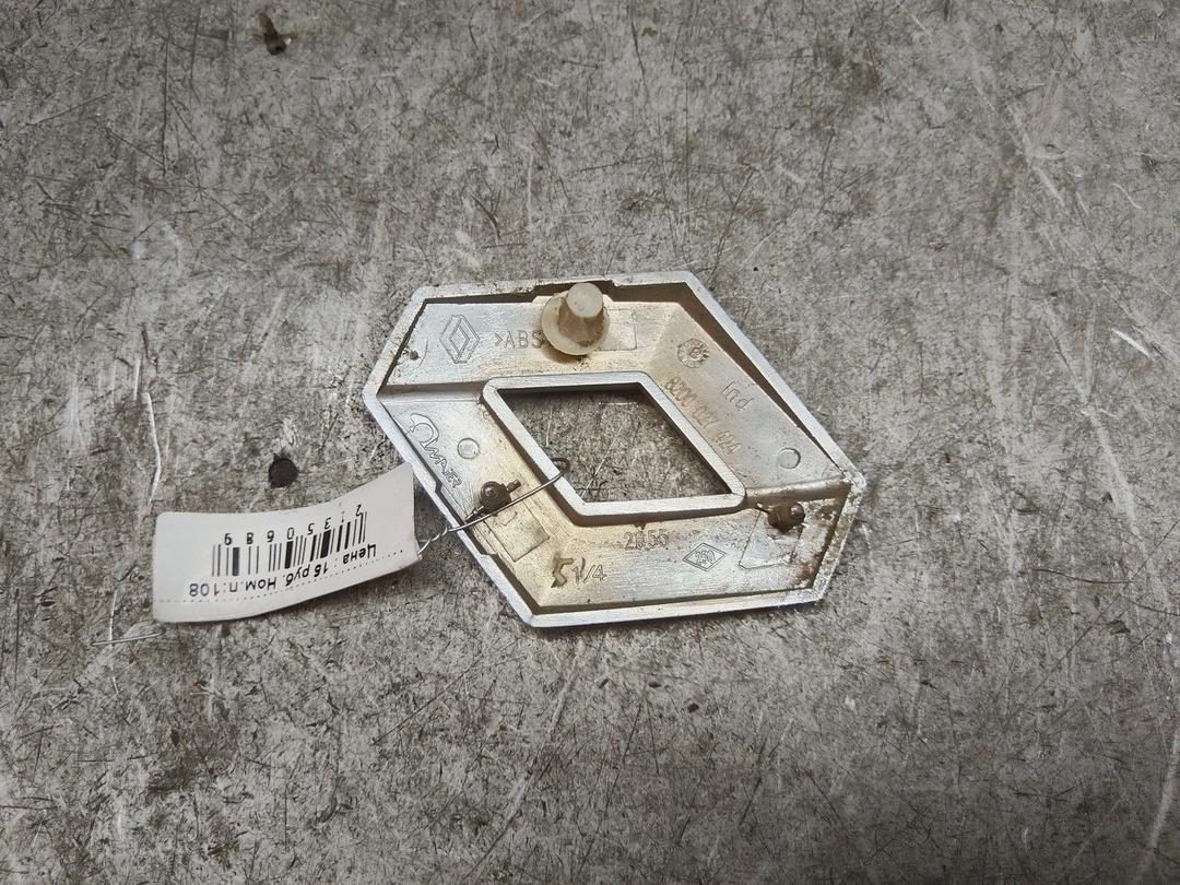 Эмблема VU0RR6 Renault Laguna купить в магазине запчастей бу