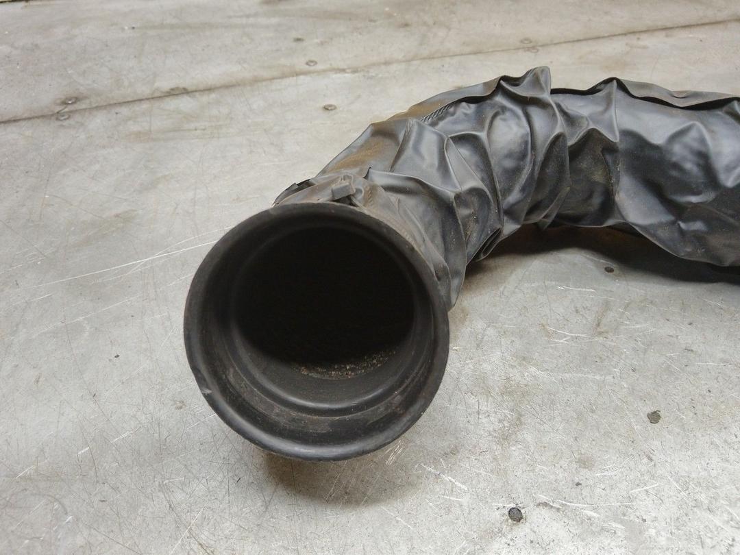 Патрубок воздушного фильтра 8C4BAY Hyundai Trajet - Фото 2