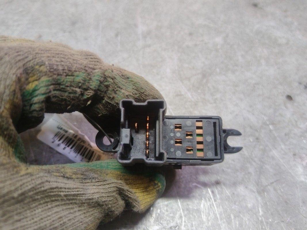 Кнопка стеклоподъемника заднего правого O3W7D3 Nissan Note купить с доставкой