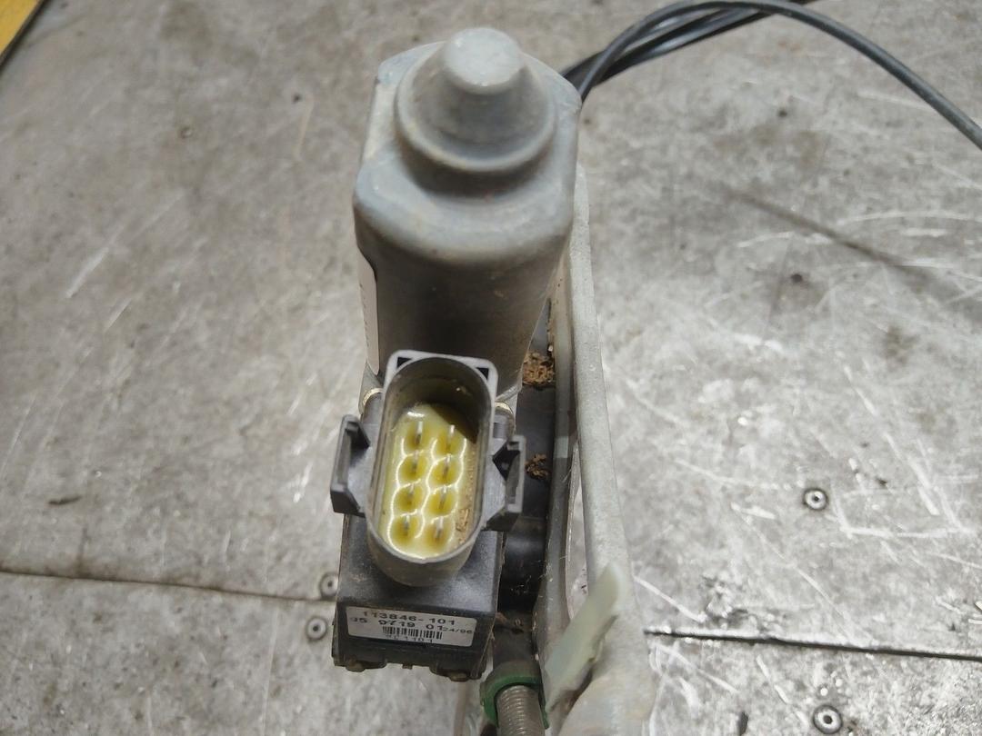 Стеклоподъемник электрический передний правый R01X0L Audi A4 - Фото 5