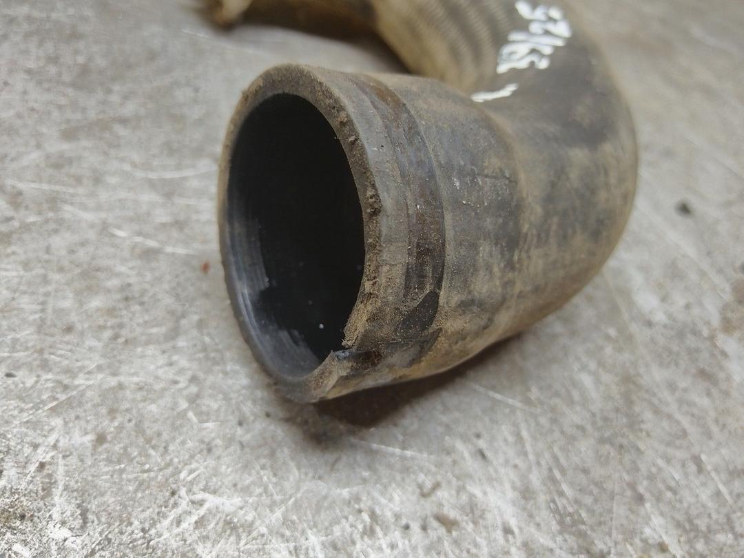 Патрубок интеркулера EY09FA Opel Vectra купить в магазине запчастей бу