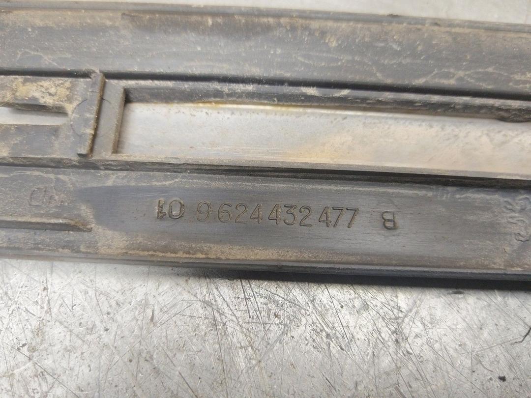 Молдинг двери задней левой DBQSE5 Peugeot 406 купить с доставкой