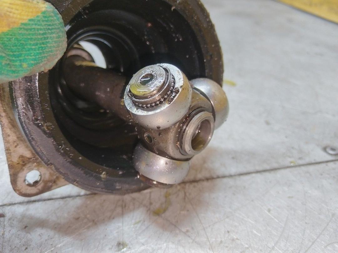 Полуось передняя левая (приводной вал, ШРУС) 1WCPYP Renault Kangoo купить в магазине запчастей бу