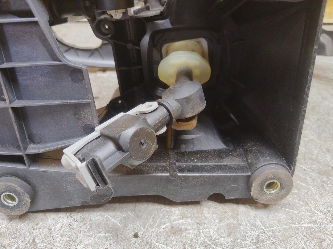 Кулиса 6H79TS Saab 9-3 undefined