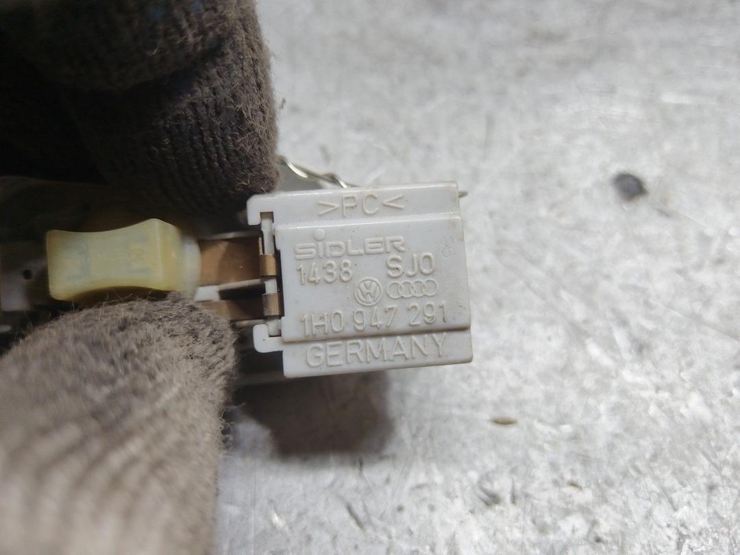 Фонарь салона (плафон) 5PUHL8 Volkswagen Sharan купить в магазине запчастей бу