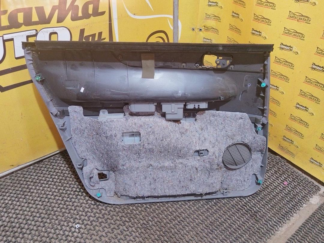 Обшивка двери задней правой (дверная карта) 3EIBN9 Toyota Avensis Verso купить с доставкой