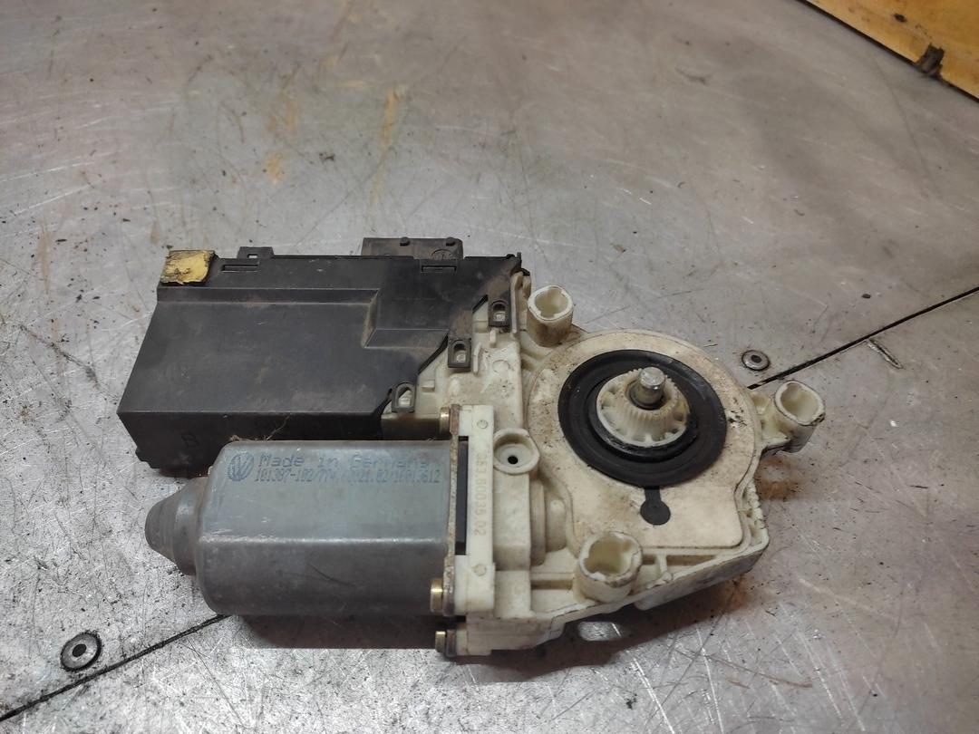 Моторчик стеклоподъемника передний левый Y7J3TR Fiat Ulysse купить с доставкой