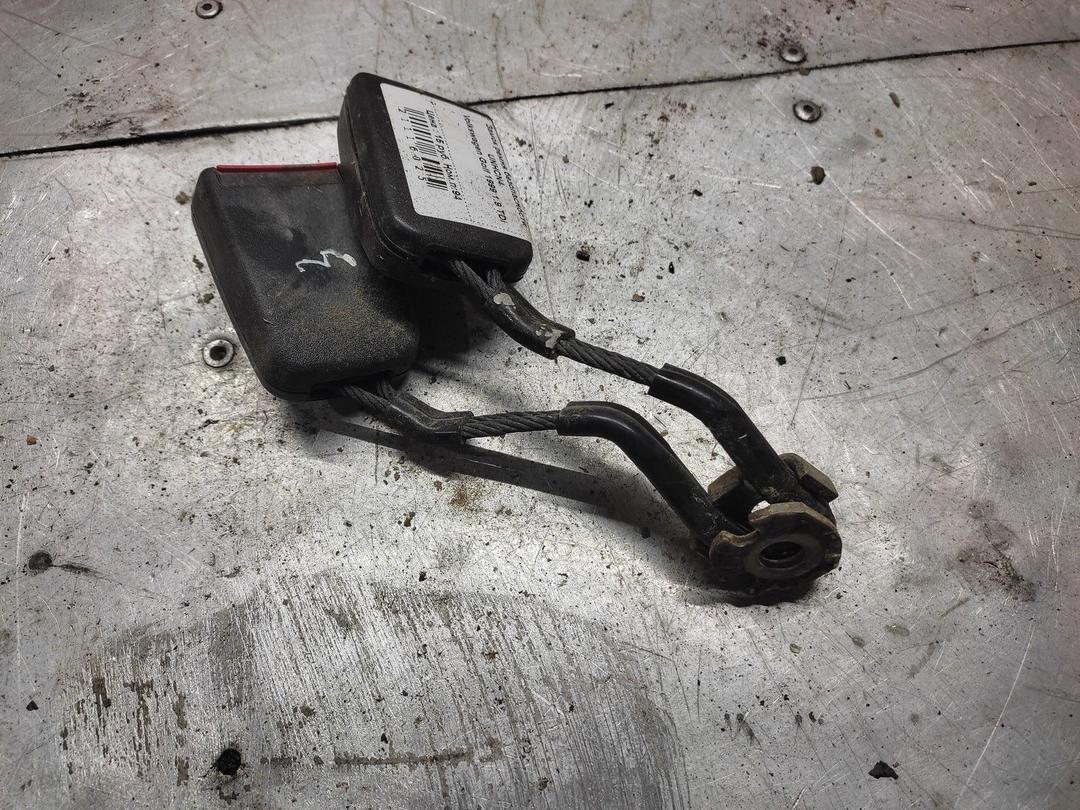 Замок ремня безопасности UNHCN4 Volkswagen Golf