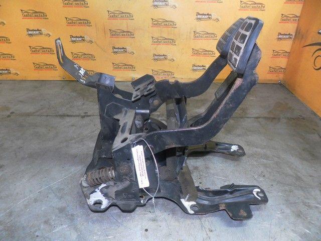 Узел педальный (блок педалей) M84Y4E Volkswagen Passat купить в магазине запчастей бу