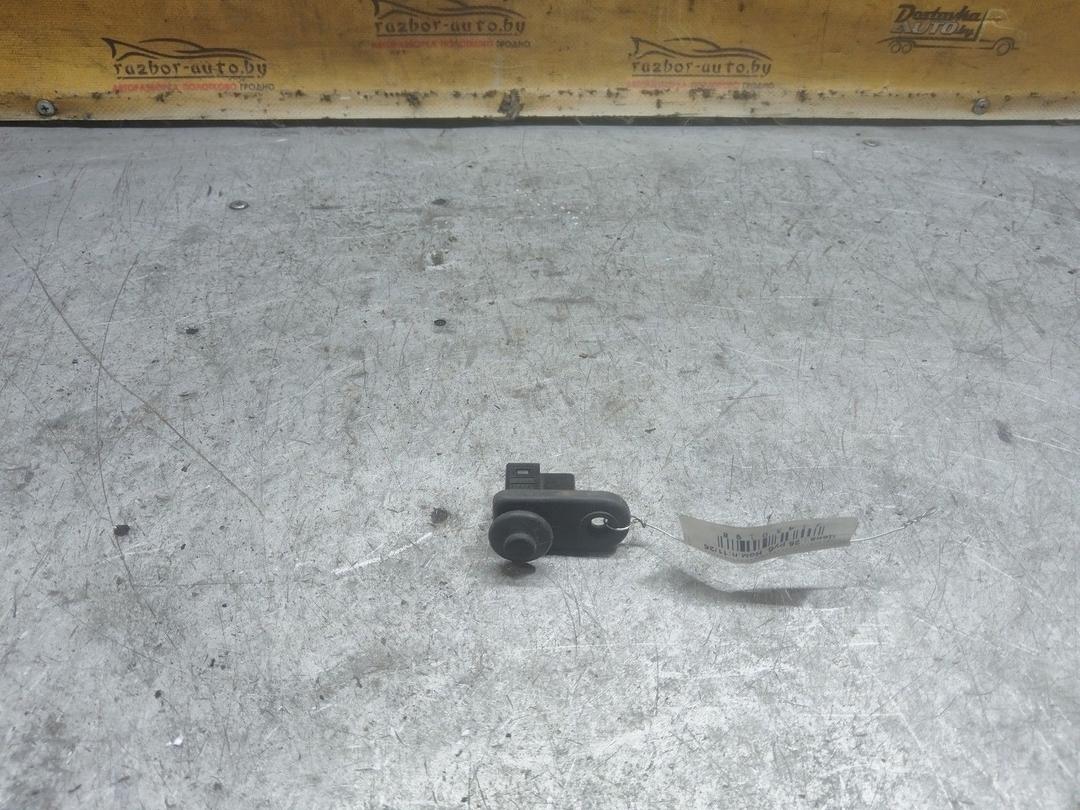 Выключатель концевой (концевик) M5L8P7 Mitsubishi Grandis