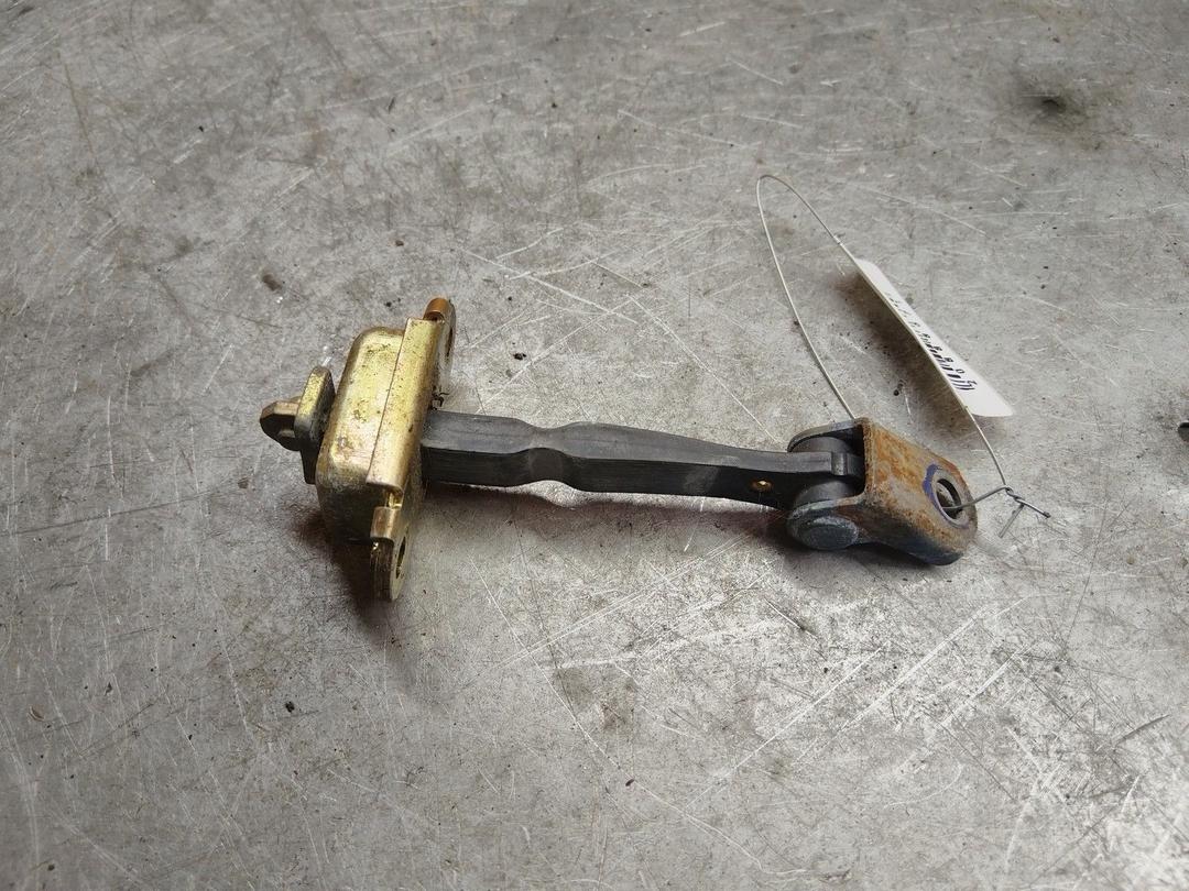 Ограничитель открывания двери передней HCS36W Nissan Micra купить