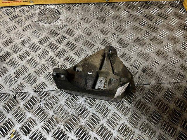 Кронштейн двигателя 6ADRZI Audi 100 - Фото 1