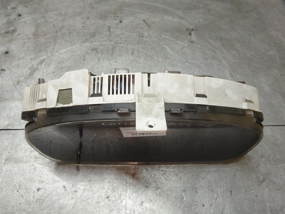 Щиток приборов (приборная панель) ADHN8Z Mitsubishi Carisma купить с доставкой