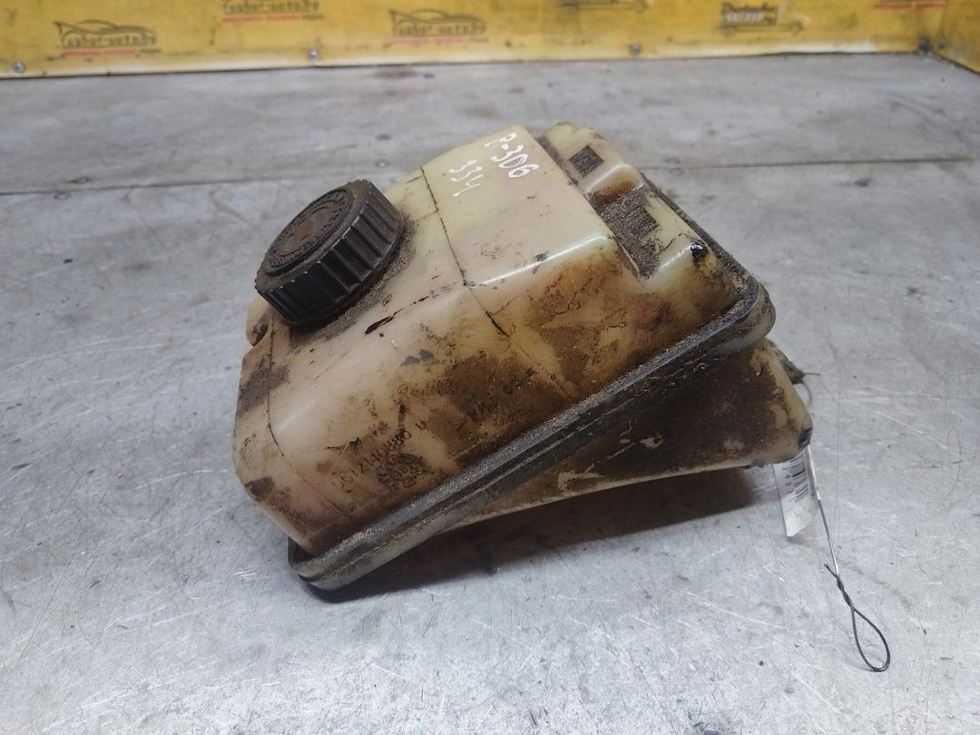Бачок гидроусилителя D44484 Peugeot 306 купить в магазине запчастей бу