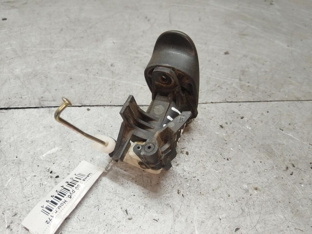 Кнопка открытия багажника UW0X7B Toyota Yaris купить с доставкой