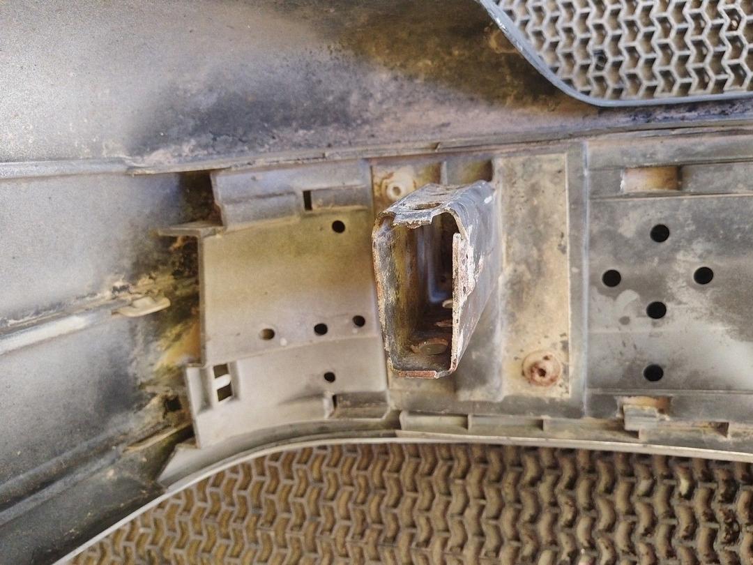 Бампер задний XHL7EI Audi 100 undefined