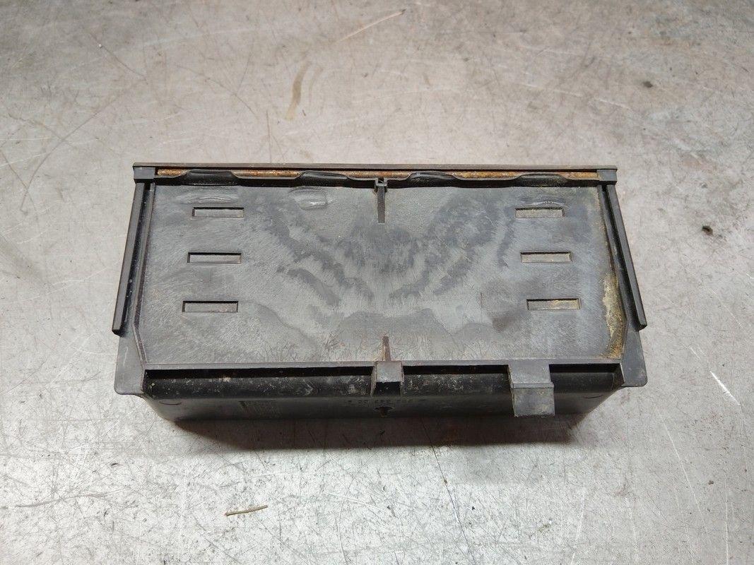 Вещевой ящик центральной консоли LKRTYG Mercedes C W202