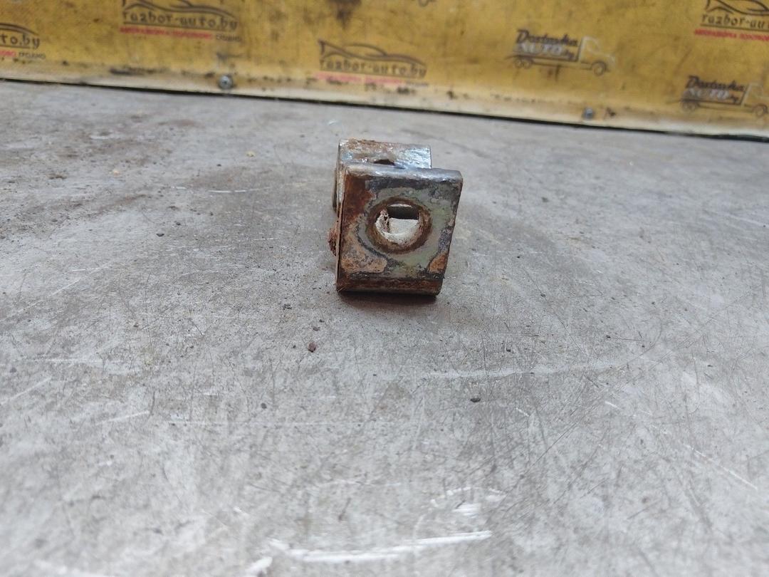 Петля двери задней правой HM4G97 Skoda Fabia купить