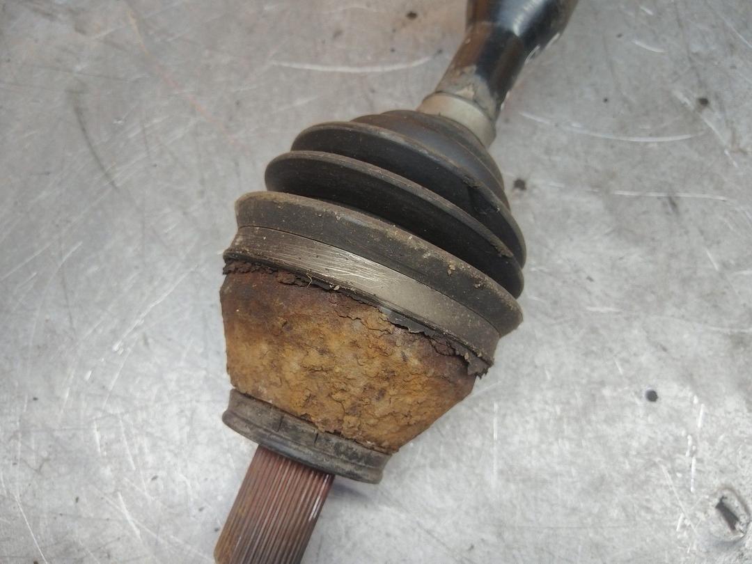 Полуось передняя левая (приводной вал, ШРУС) 94ZOG5 Volvo XC70 купить с доставкой