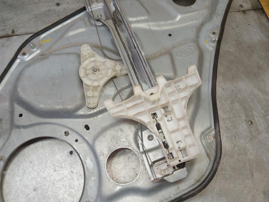 Стеклоподъемник электрический задний левый 6Y14OX Kia Sorento купить с доставкой. Огромный выбор запчастей и марок авто. У нас есть практически все.