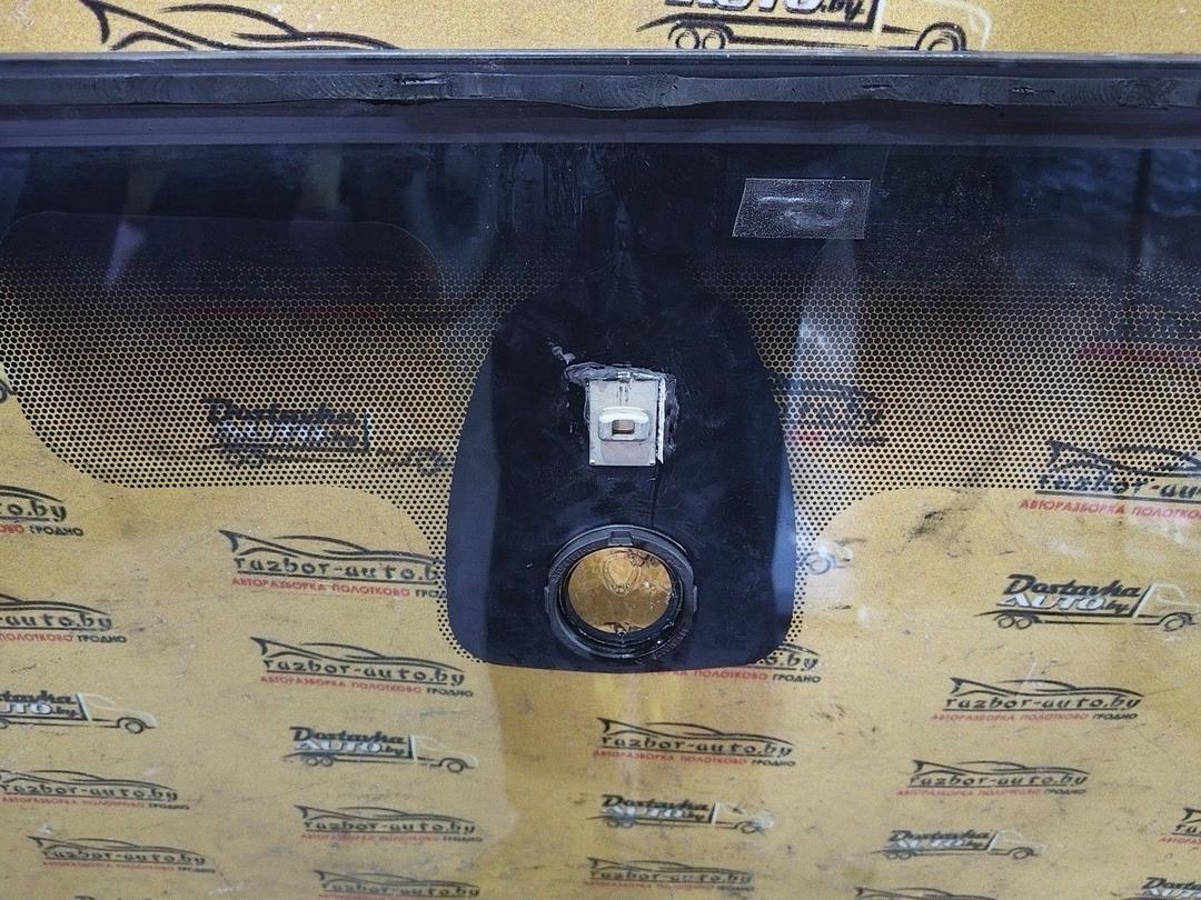 Стекло лобовое UK135N Renault Scenic купить на авторазборке