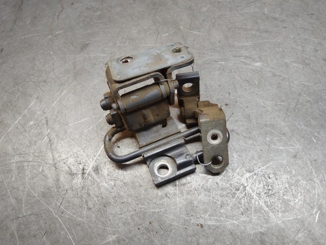 Петля двери задней правой MB18GE Volkswagen Touran - Фото 2