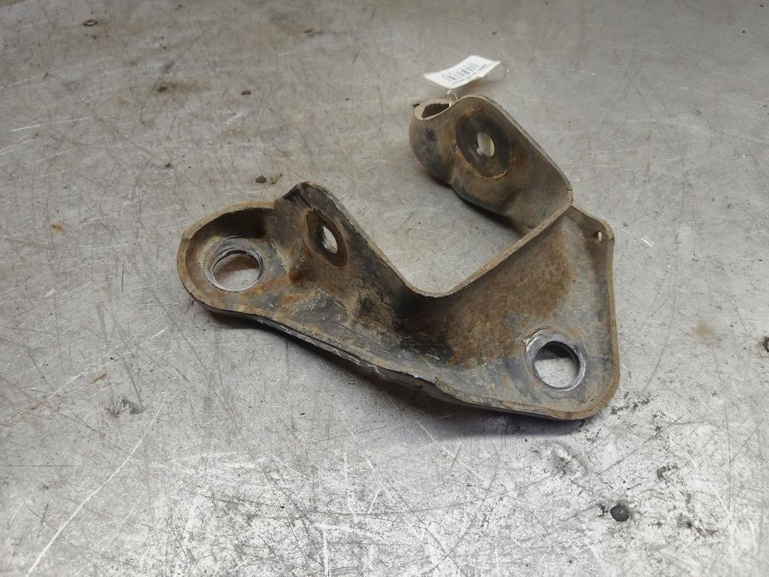 Кронштейн крепления балки подвески PN6UZ8 Opel Zafira купить с доставкой