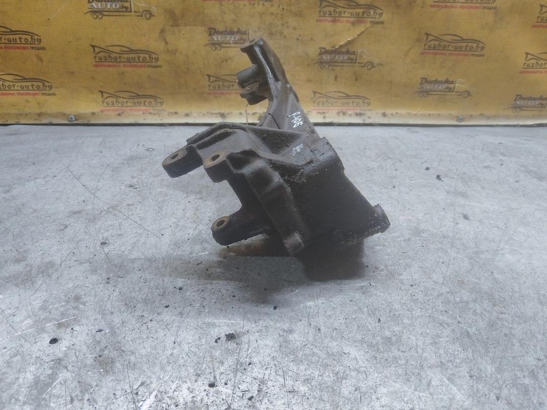 Кронштейн генератора 447R60 Peugeot 406 купить в магазине запчастей бу