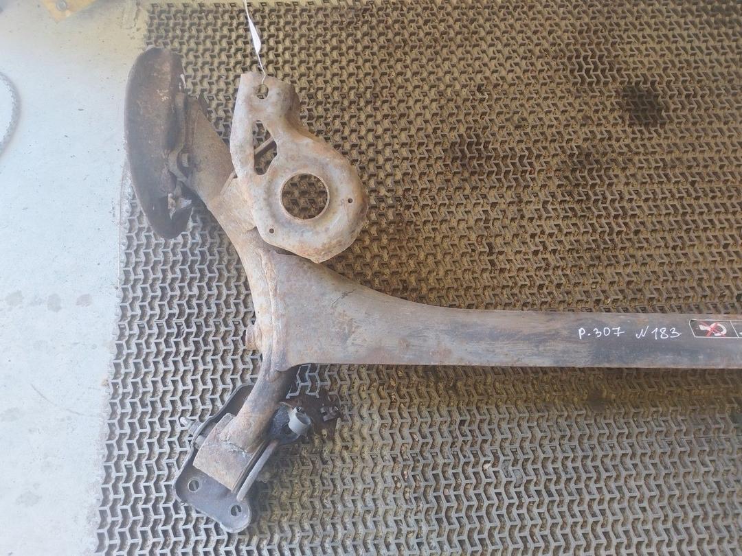 Балка подвески задняя Q6LYJI Peugeot 307 купить