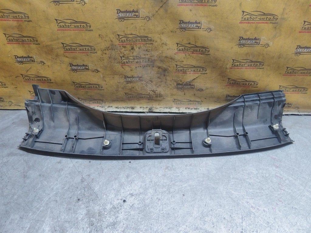 Накладка замка багажника HLB9G4 Honda FR-V - Фото 3