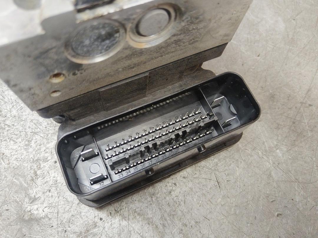 Блок ABS CNI072 Volvo XC70 купить в магазине запчастей бу