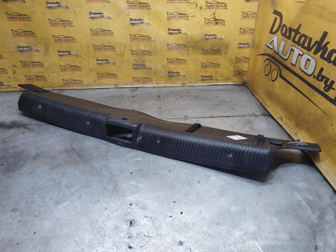 Накладка внутренняя на заднюю панель кузова 03I55G Renault Safrane - Фото 1