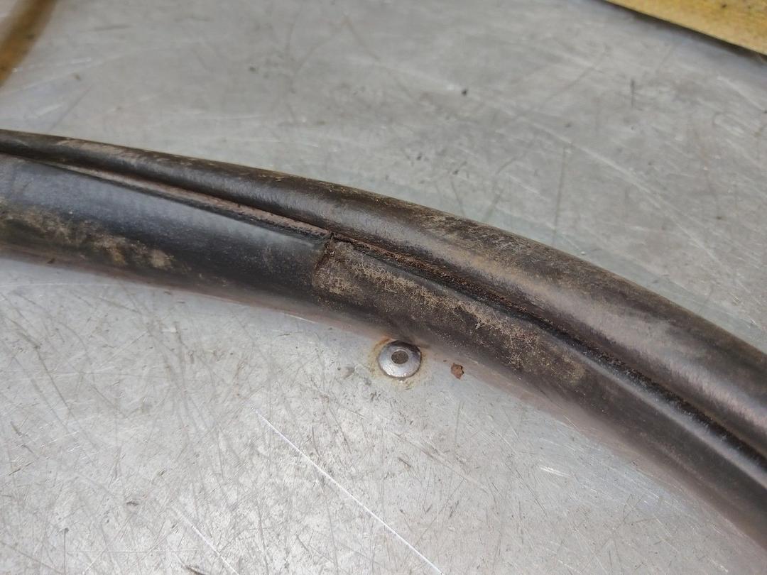 Уплотнитель двери задней правой P95SX9 Kia Sorento - Фото 2