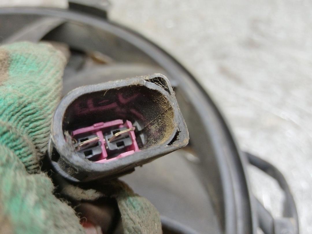 Вентилятор кондиционера DB5JI9 Volkswagen Passat купить