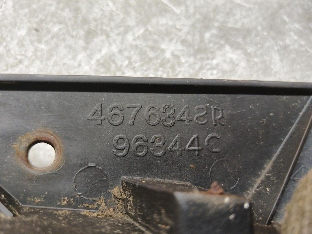 Кронштейн крепления бампера заднего EFT09Z Chrysler Voyager купить с доставкой