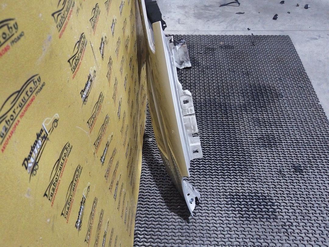 Крыло переднее правое O4IX78 Ford Galaxy undefined