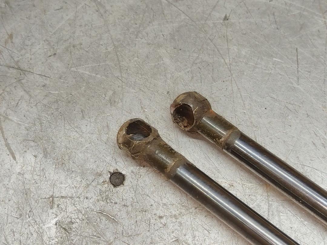 Амортизатор крышки багажника (3-5 двери) RV1Q00 Renault Kangoo купить с доставкой