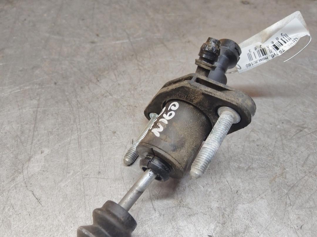 Цилиндр сцепления главный V2UBDY Opel Astra - Фото 4