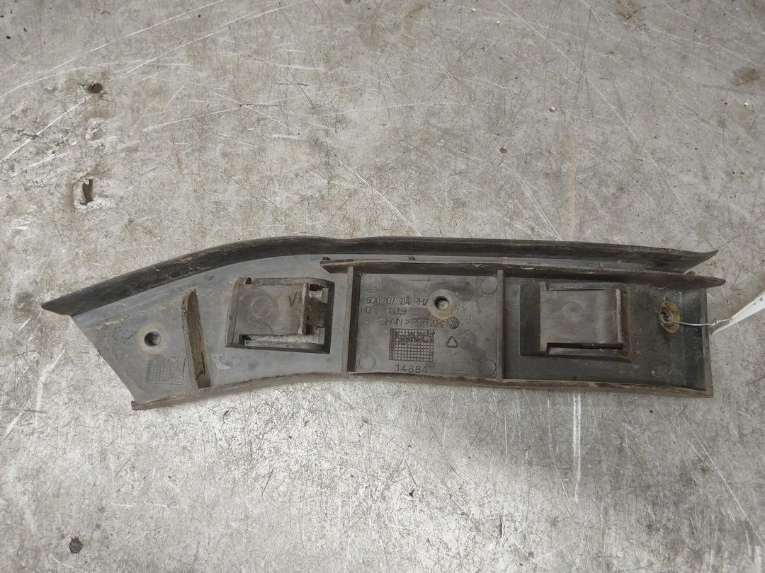 Кронштейн крепления бампера переднего QLPQHK Volkswagen Polo купить с доставкой. Огромный выбор запчастей и марок авто. У нас есть практически все.