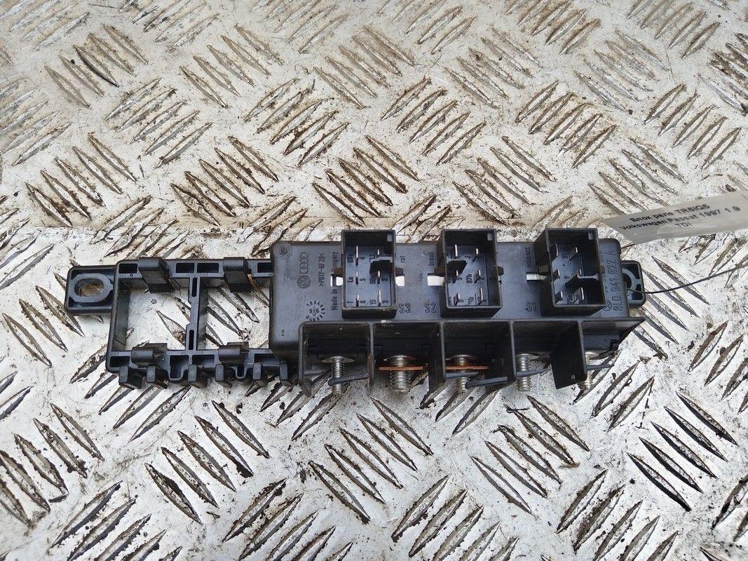 Блок реле TR6IQ5 Volkswagen Passat