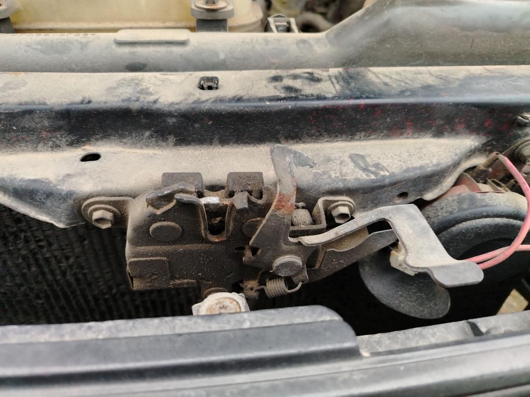 Замок капота FJXM0K Toyota Corolla