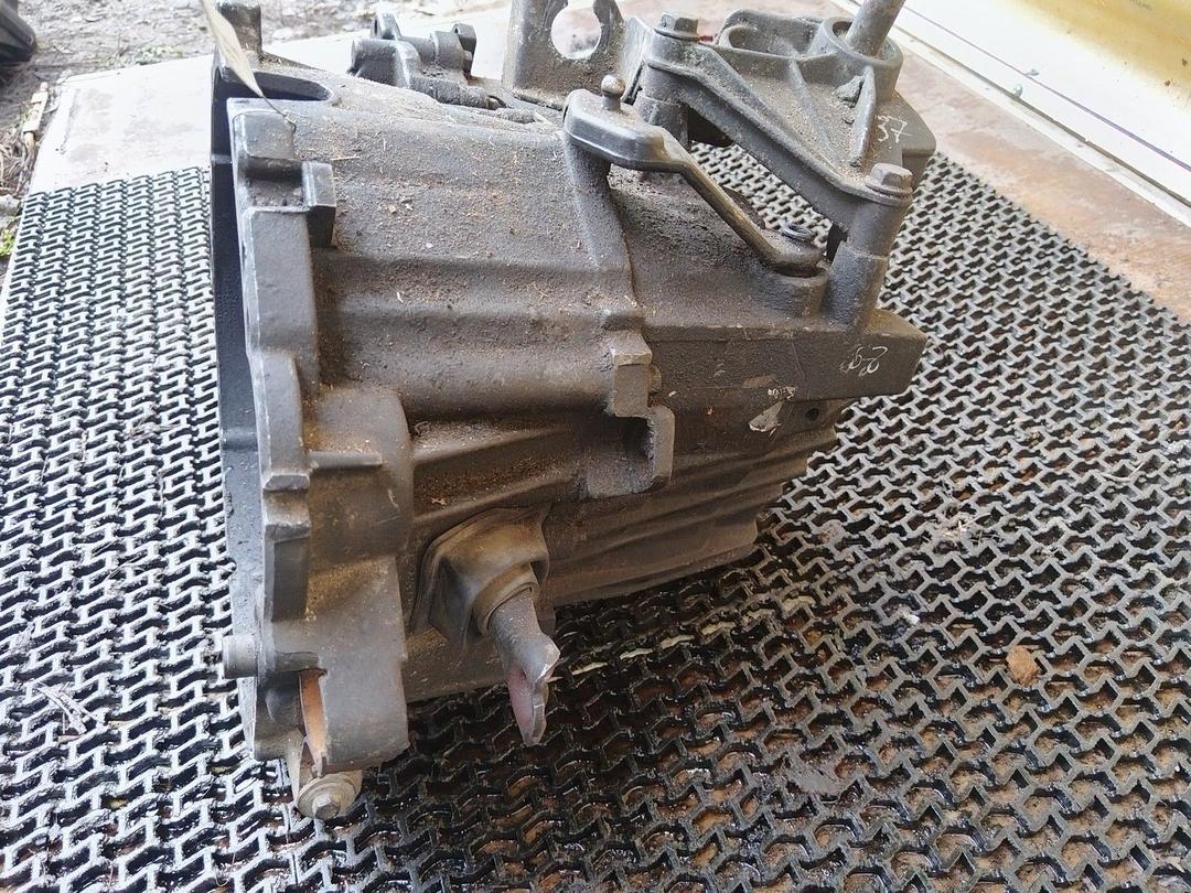 КПП механическая (МКПП) 5-ступенчатая 138D64 Renault Safrane undefined