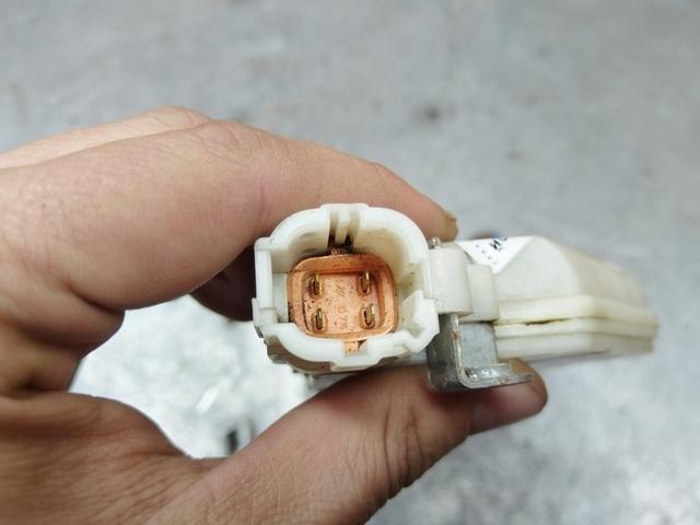 Замок двери передней правой LF3QTX Nissan Almera купить в магазине запчастей бу