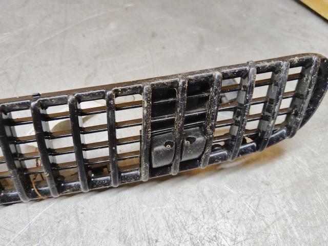 Решетка капота E57NQA BMW 3 E46 купить