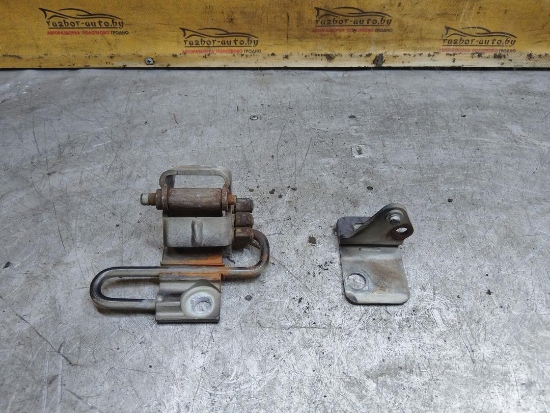 Петля двери передней левой 6FHXKT Volkswagen Polo купить