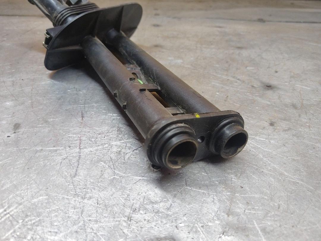 Патрубок отопителя (печки) E6BU8N Renault Laguna купить с доставкой