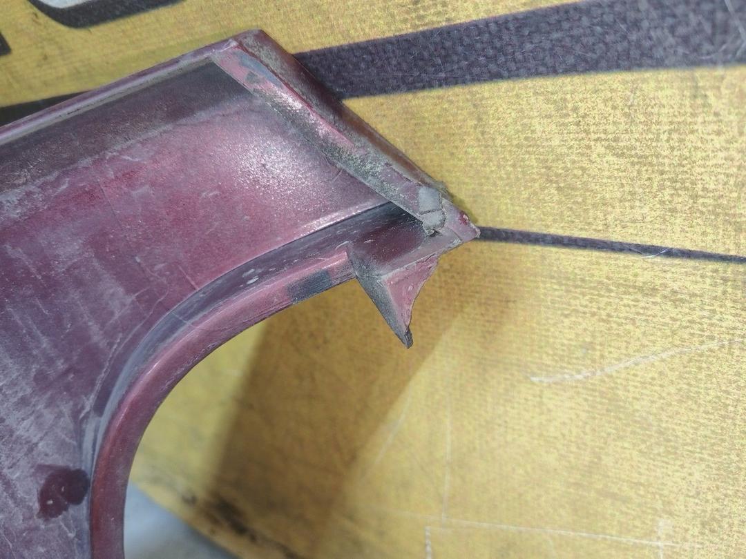 Бленда WZ8S6U Mitsubishi Carisma купить с доставкой