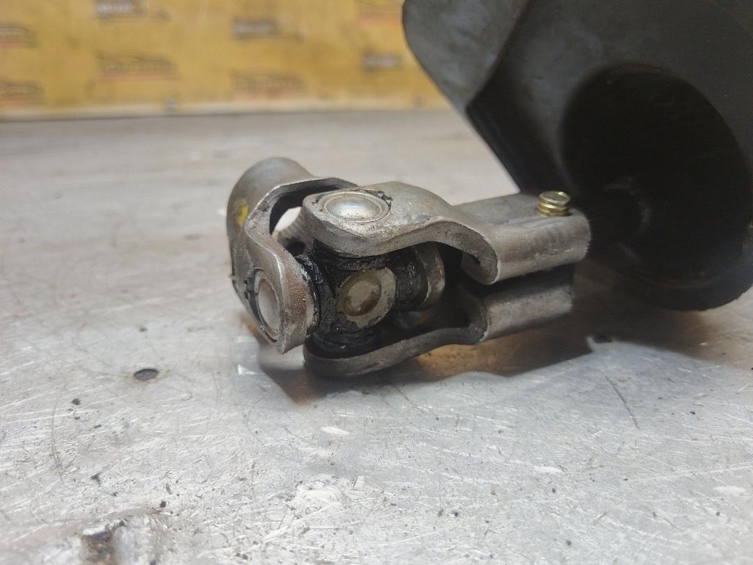 Рулевой карданчик MD2E0U Mazda 626 купить