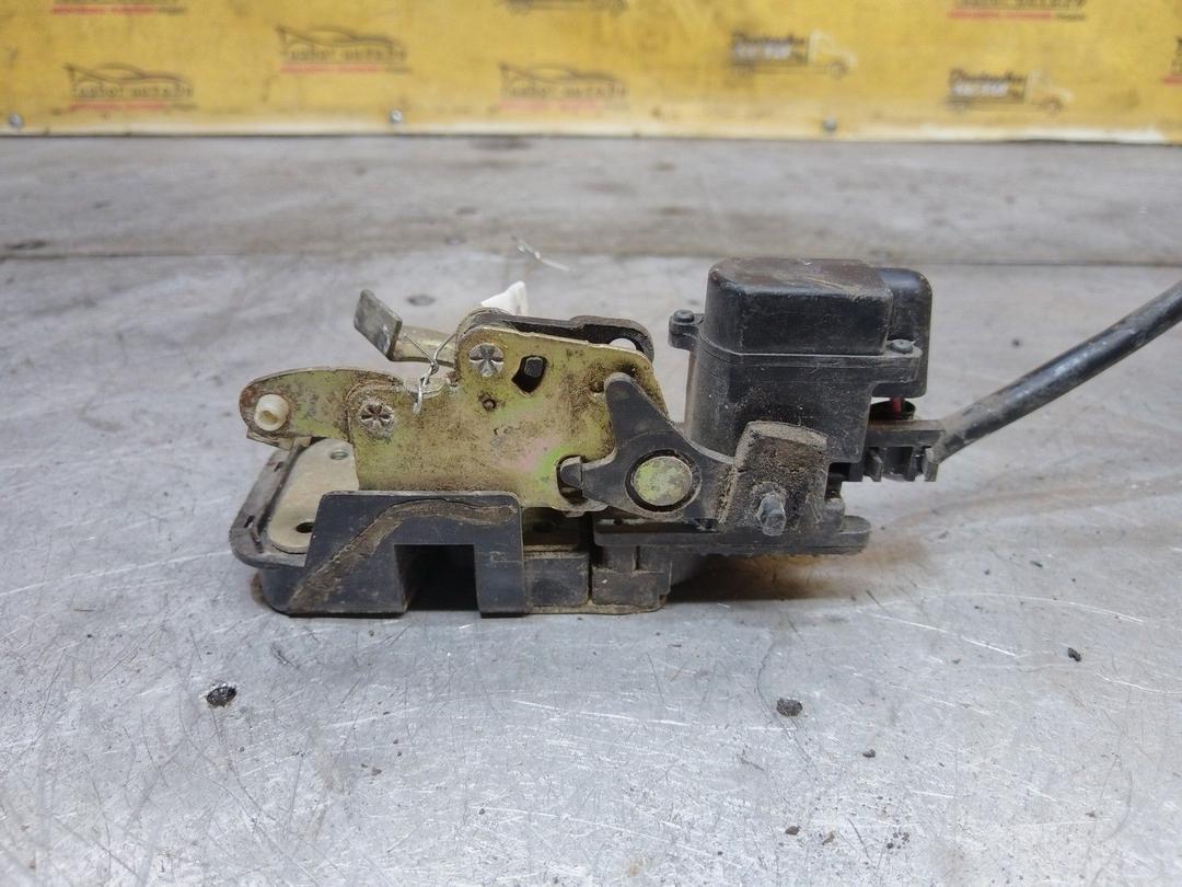 Замок двери задней левой 1AG0RA Mazda 626 - Фото 4