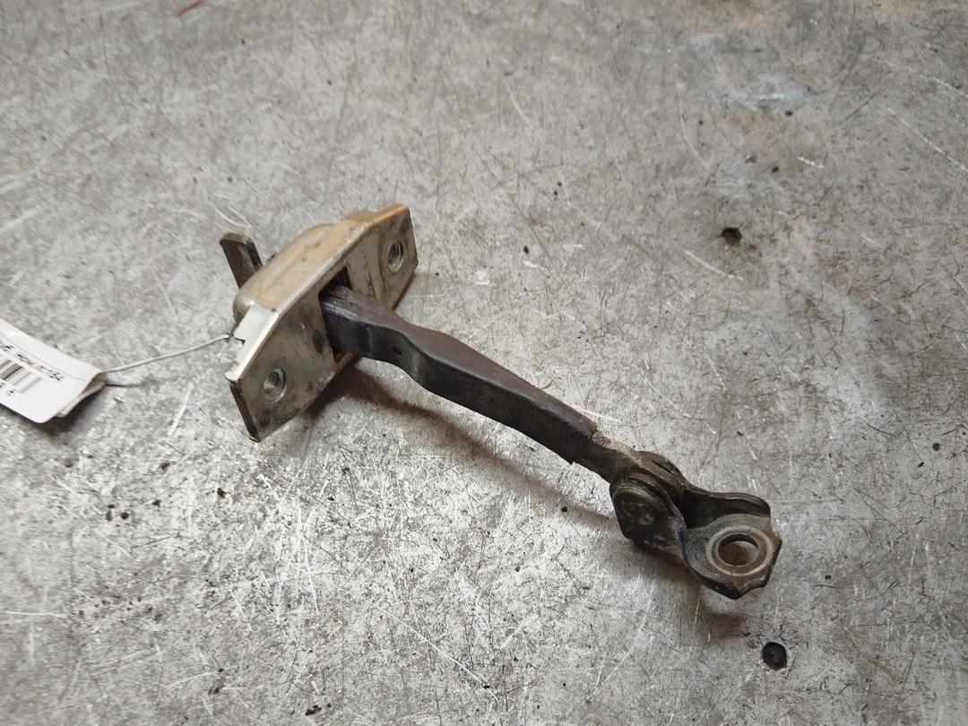 Ограничитель открывания двери передней N1EFXZ Toyota Yaris Verso - Фото 4